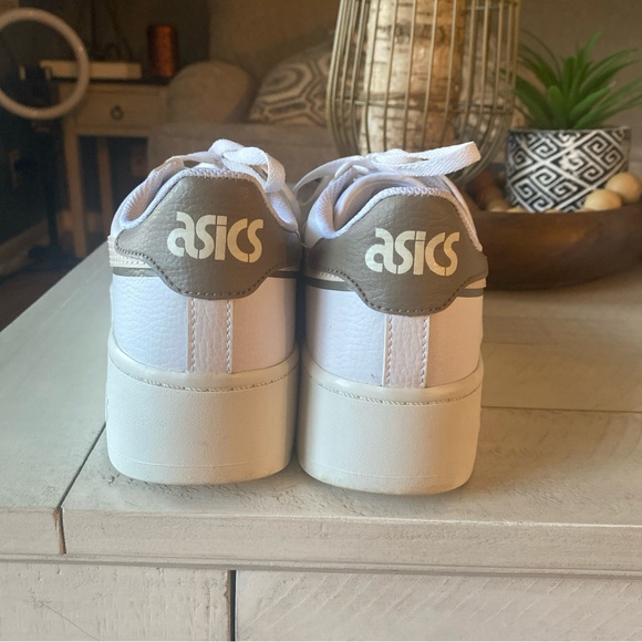 ASICS Women's White and Tan Sneakers - Picture 5 of 11